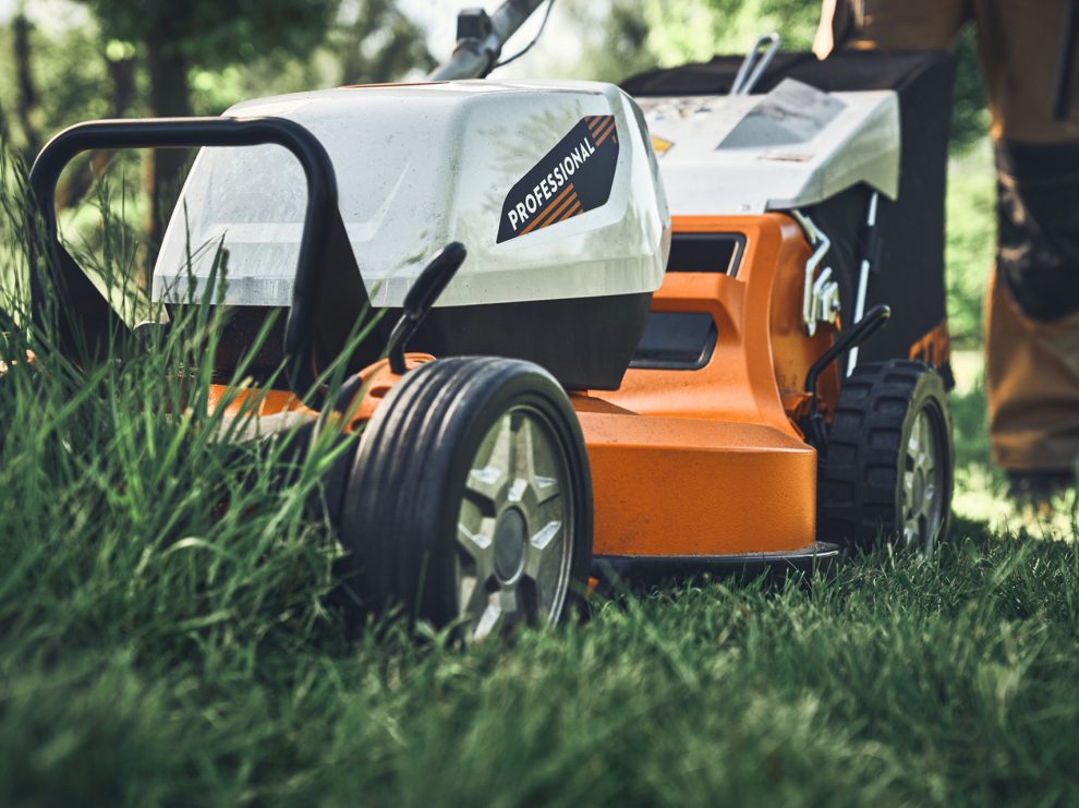 Walk-Behind Lawnmowers